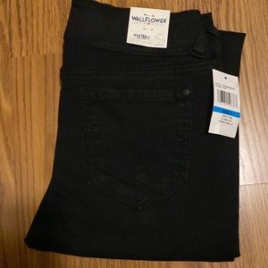 Wallflower Crop Capri Jeans